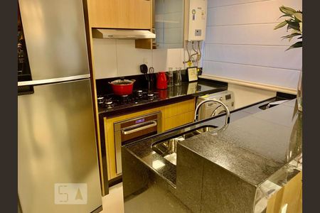 Cozinha de kitnet/studio para alugar com 1 quarto, 81m² em Funcionários, Belo Horizonte