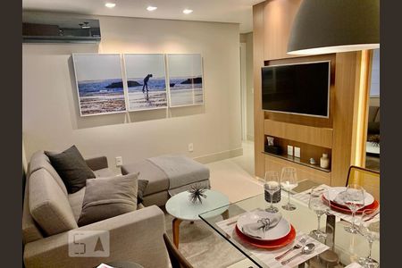 Sala de kitnet/studio para alugar com 1 quarto, 81m² em Funcionários, Belo Horizonte