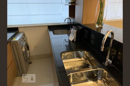 Cozinha de kitnet/studio para alugar com 1 quarto, 81m² em Funcionários, Belo Horizonte