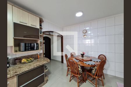 Casa à venda com 227m², 3 quartos e 2 vagasCozinha