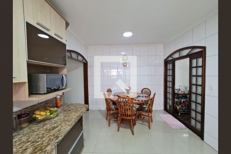 Casa à venda com 227m², 3 quartos e 2 vagasCozinha