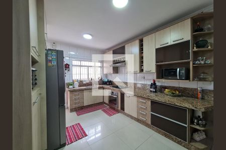 Casa à venda com 227m², 3 quartos e 2 vagasCozinha