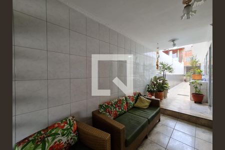 Casa à venda com 227m², 3 quartos e 2 vagasQuintal