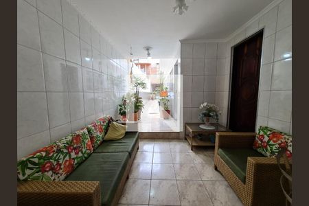 Casa à venda com 227m², 3 quartos e 2 vagasQuintal