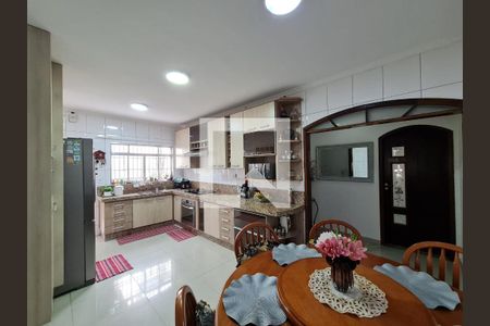 Casa à venda com 227m², 3 quartos e 2 vagasCozinha