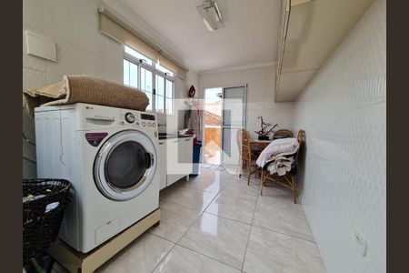 Casa à venda com 227m², 3 quartos e 2 vagasLavanderia