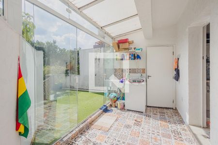 Casa à venda com 430m², 4 quartos e 2 vagasCasa 2 - Área de Serviço