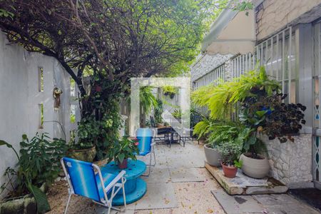 Casa à venda com 430m², 4 quartos e 2 vagasEntrada