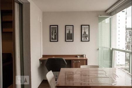 Varanda de kitnet/studio para alugar com 1 quarto, 37m² em Indianópolis, São Paulo