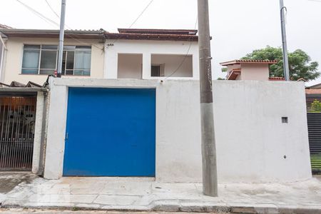Casa à venda com 182m², 2 quartos e 2 vagasFachada