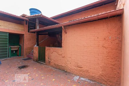 Casa à venda com 182m², 2 quartos e 2 vagasQuintal