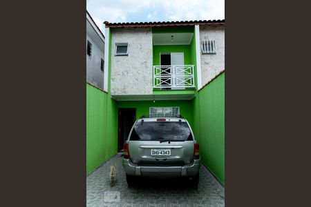 Casa à venda com 90m², 2 quartos e 3 vagas Casa à venda com 90m², 2 quartos e 3 vagasGaragem