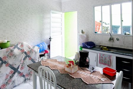 Casa à venda com 90m², 2 quartos e 3 vagas Casa à venda com 90m², 2 quartos e 3 vagasCozinha