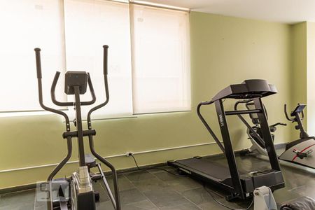 Apartamento à venda com 130m², 3 quartos e 1 vaga Apartamento à venda com 130m², 3 quartos e 1 vagaÁrea comum - Academia Churras