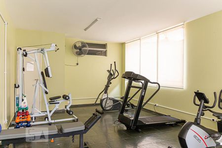 Apartamento à venda com 130m², 3 quartos e 1 vaga Apartamento à venda com 130m², 3 quartos e 1 vagaÁrea comum - Academia