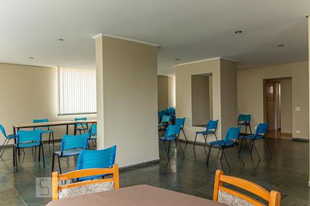 Apartamento à venda com 130m², 3 quartos e 1 vaga Apartamento à venda com 130m², 3 quartos e 1 vagaÁrea comum - Salão de festas