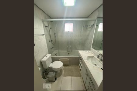 Banheiro da Suíte de apartamento para alugar com 3 quartos, 115m² em Alto da Lapa, São Paulo