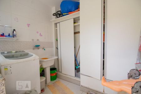 Casa à venda com 250m², 3 quartos e 5 vagas Casa à venda com 250m², 3 quartos e 5 vagasÁrea de Serviço