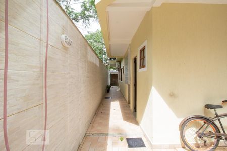 Casa à venda com 250m², 3 quartos e 5 vagas Casa à venda com 250m², 3 quartos e 5 vagasCorredor