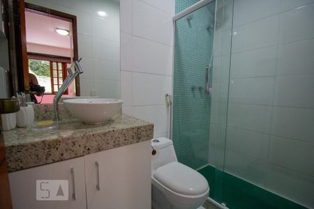 Casa à venda com 250m², 3 quartos e 5 vagas Casa à venda com 250m², 3 quartos e 5 vagasBanheiro da Suíte 2