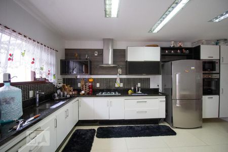 Casa à venda com 250m², 3 quartos e 5 vagas Casa à venda com 250m², 3 quartos e 5 vagasCozinha