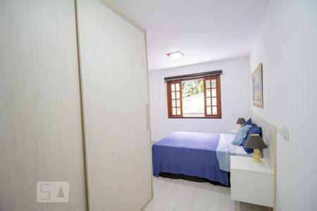 Casa à venda com 250m², 3 quartos e 5 vagas Casa à venda com 250m², 3 quartos e 5 vagasSuíte 3