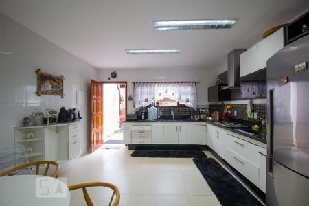 Casa à venda com 250m², 3 quartos e 5 vagas Casa à venda com 250m², 3 quartos e 5 vagasCozinha