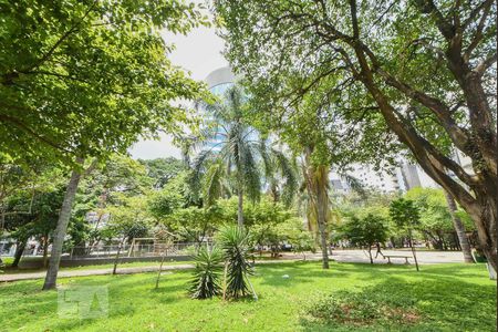 Apartamento à venda com 85m², 3 quartos e 1 vaga Apartamento à venda com 85m², 3 quartos e 1 vagaPraça na frente do condomínio