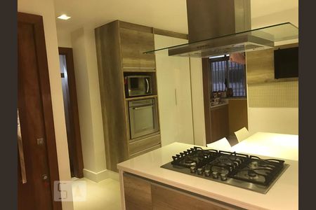 Apartamento à venda com 160m², 3 quartos e 2 vagasCozinha