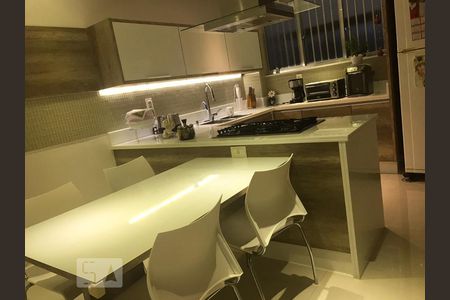 Apartamento à venda com 160m², 3 quartos e 2 vagasCozinha