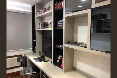 Apartamento à venda com 160m², 3 quartos e 2 vagasEscritório