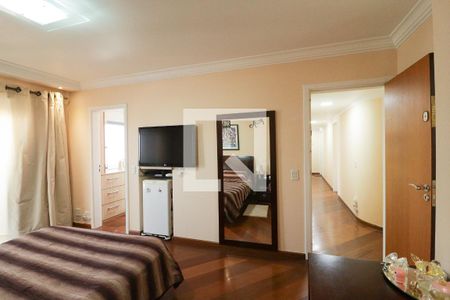 Apartamento à venda com 330m², 3 quartos e 4 vagas Apartamento à venda com 330m², 3 quartos e 4 vagasSuíte 2