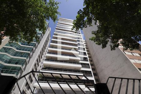 Apartamento à venda com 330m², 3 quartos e 4 vagas Apartamento à venda com 330m², 3 quartos e 4 vagasFachada