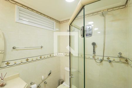 Apartamento à venda com 330m², 3 quartos e 4 vagas Apartamento à venda com 330m², 3 quartos e 4 vagasBanheiro Social