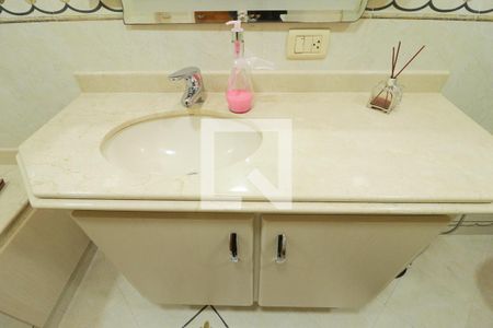 Apartamento à venda com 330m², 3 quartos e 4 vagas Apartamento à venda com 330m², 3 quartos e 4 vagasBanheiro Social