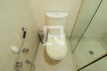 Apartamento à venda com 330m², 3 quartos e 4 vagas Apartamento à venda com 330m², 3 quartos e 4 vagasBanheiro Social