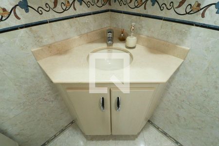 Apartamento à venda com 330m², 3 quartos e 4 vagas Apartamento à venda com 330m², 3 quartos e 4 vagasBanheiro da Suíte 1