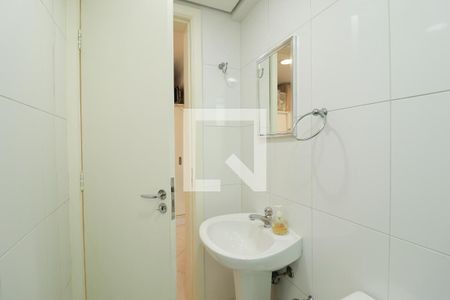 Apartamento à venda com 330m², 3 quartos e 4 vagas Apartamento à venda com 330m², 3 quartos e 4 vagasBanheiro de serviço