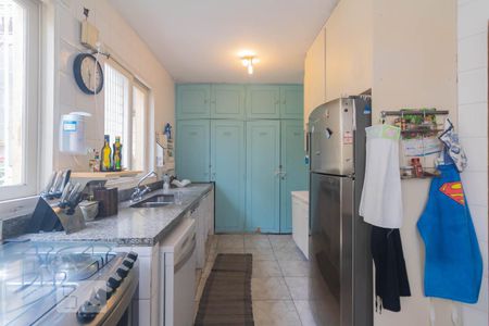 Casa à venda com 224m², 4 quartos e 3 vagas Casa à venda com 224m², 4 quartos e 3 vagasCozinha