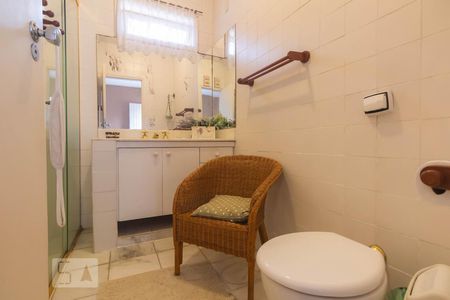 Casa à venda com 224m², 4 quartos e 3 vagas Casa à venda com 224m², 4 quartos e 3 vagasBanheiro - Quarto 3