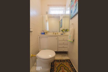 Casa à venda com 224m², 4 quartos e 3 vagas Casa à venda com 224m², 4 quartos e 3 vagasBanheiro