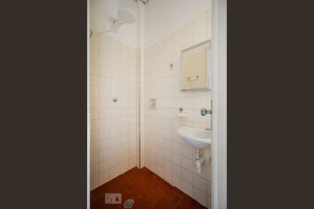 Casa à venda com 180m², 3 quartos e 2 vagas Casa à venda com 180m², 3 quartos e 2 vagasBanheiro de serviço