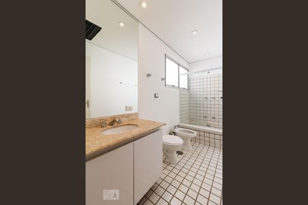 Casa à venda com 180m², 3 quartos e 2 vagas Casa à venda com 180m², 3 quartos e 2 vagasBanheiro