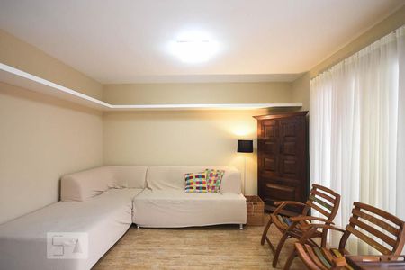 Sala de casa de condomínio para alugar com 3 quartos, 250m² em Jardim Ampliação, São Paulo