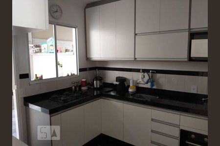 Cozinha de casa de condomínio à venda com 3 quartos, 80m² em Parque Beatriz, Campinas