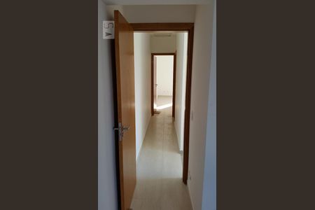 Casa à venda com 102m², 3 quartos e 2 vagas Casa à venda com 102m², 3 quartos e 2 vagasCorredor Quartos