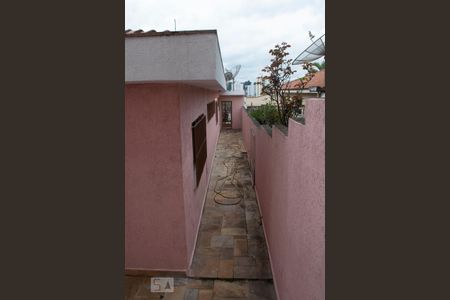 Casa à venda com 350m², 4 quartos e 4 vagasCORREDOR