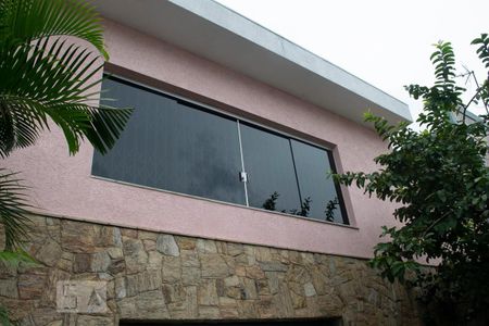Casa à venda com 350m², 4 quartos e 4 vagasQUINTA FRENTE