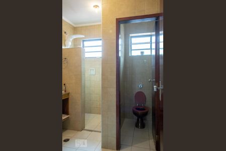 Casa à venda com 350m², 4 quartos e 4 vagasBANHEIRO SUITE