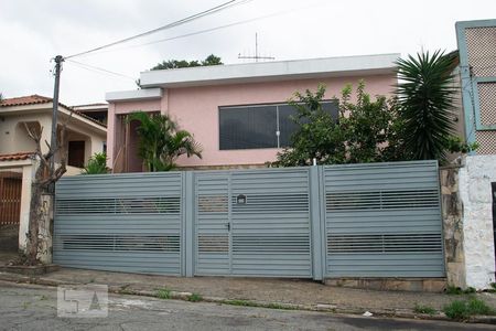 Casa à venda com 350m², 4 quartos e 4 vagasFACHADA